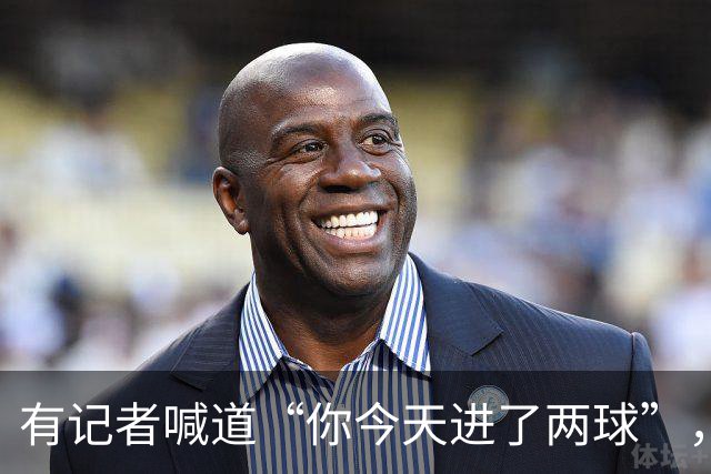 有记者喊道“你今天进了两球”，C罗笑着回应：只进一球